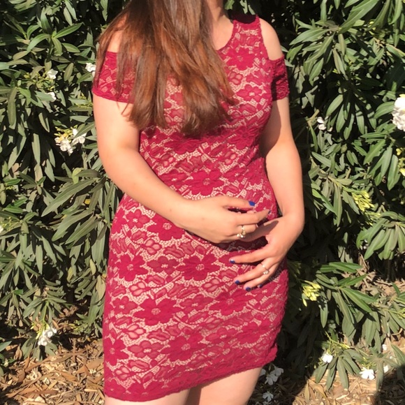 Beautiful dress - Picture 2 of 2